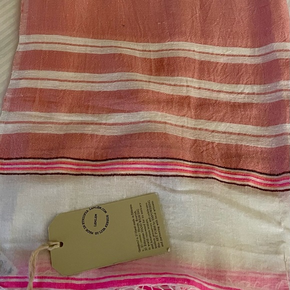 Beautiful Pink light scarf - Picture 3 of 5